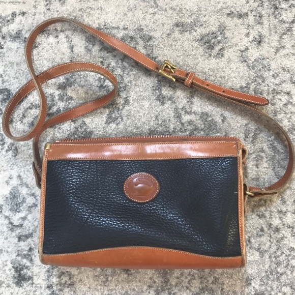 Dooney & Bourke Handbags - Vintage Dooney & Bourke Crossbody Bag